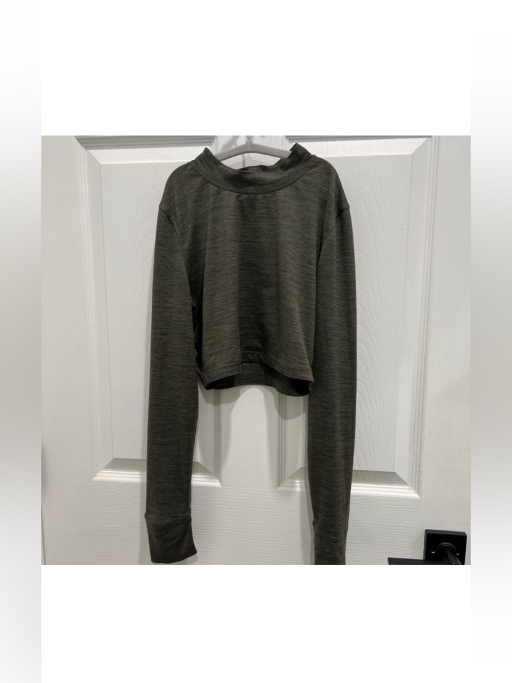 Vuori Shirt Womens Green Long Sleeve Lux Crop Tee Performance M